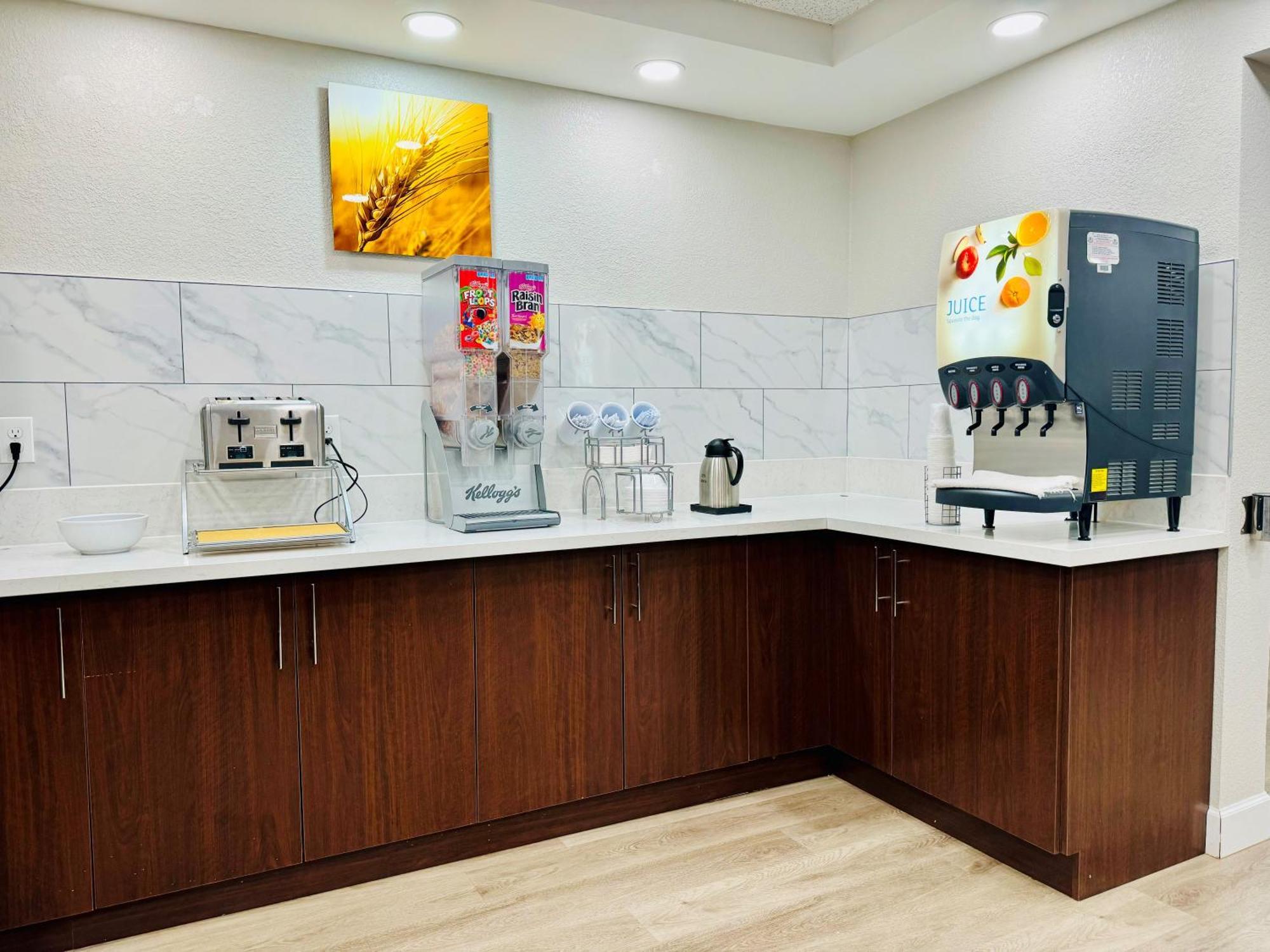 Comfort Inn & Suites Houston I-10 West Energy Corridor Extérieur photo