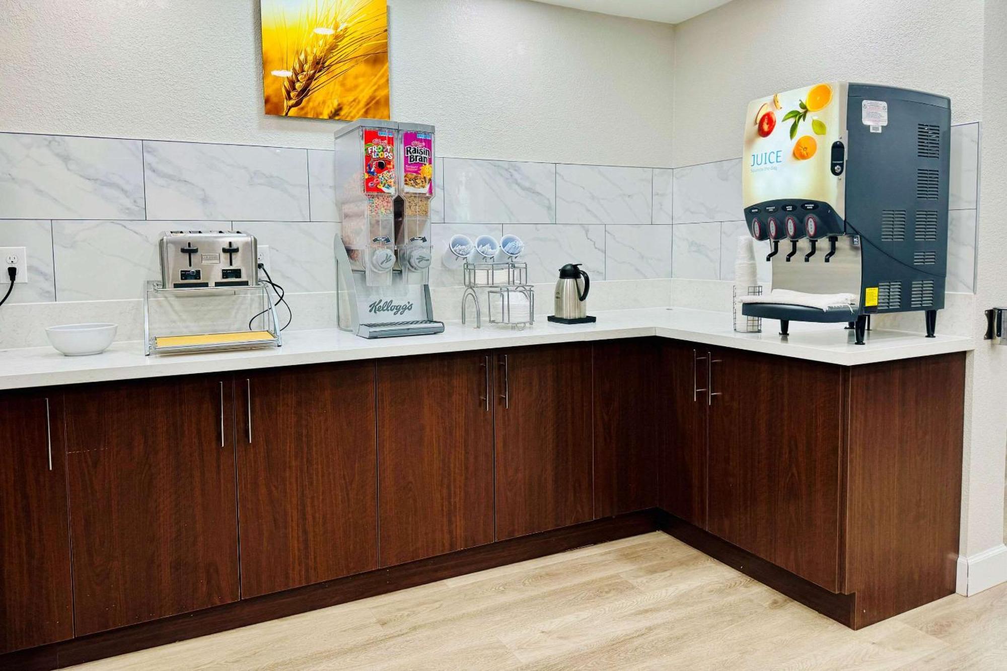 Comfort Inn & Suites Houston I-10 West Energy Corridor Extérieur photo