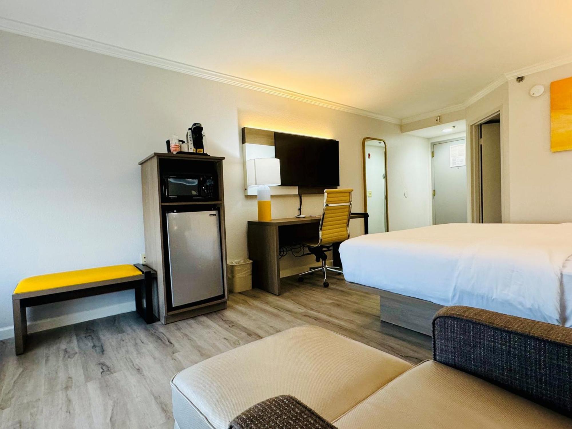 Comfort Inn & Suites Houston I-10 West Energy Corridor Extérieur photo